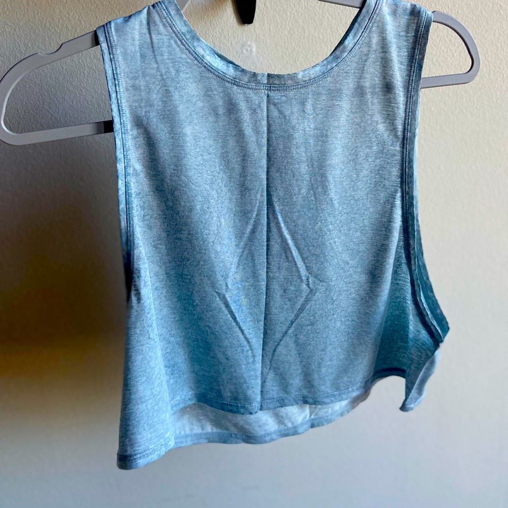 Light Grey Lululemon Muscle Crop Tank (never worn with tags)
